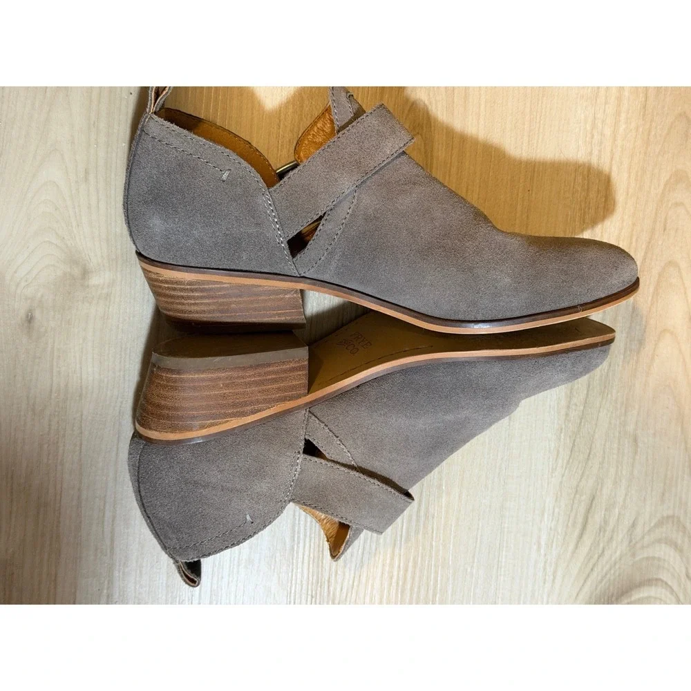 Frye and Co. Suede Ankle Booties Gray 8‎ Women Buckle Pointed Toe 3470781-GRY